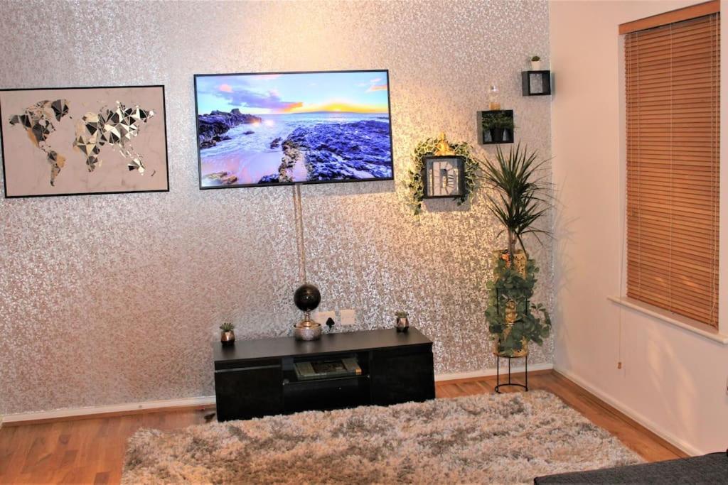 Lovely Modern Apartment Close To Town Centre Lexden エクステリア 写真
