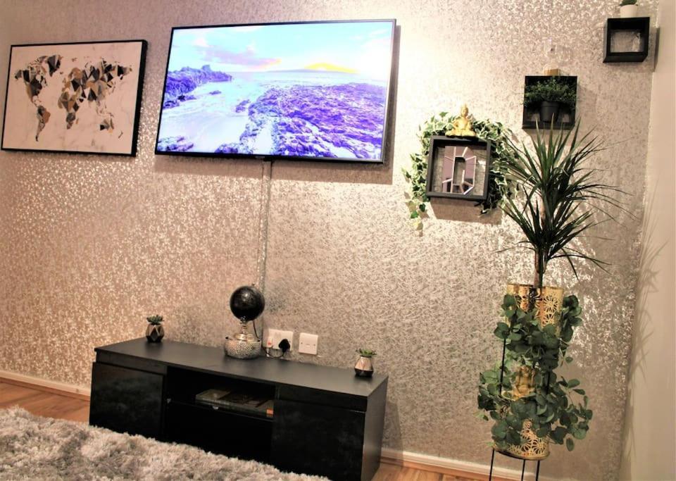 Lovely Modern Apartment Close To Town Centre Lexden エクステリア 写真