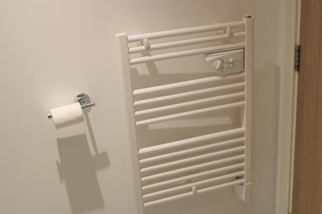 Lovely Modern Apartment Close To Town Centre Lexden エクステリア 写真