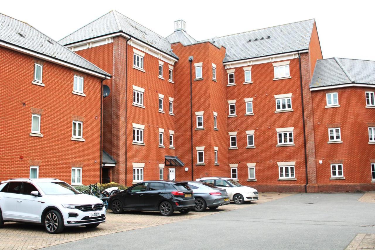 Lovely Modern Apartment Close To Town Centre Lexden エクステリア 写真